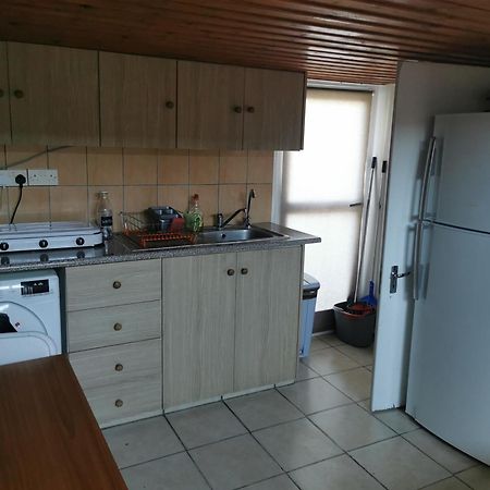 Strovolos Rooms Studios Nicosia Room photo