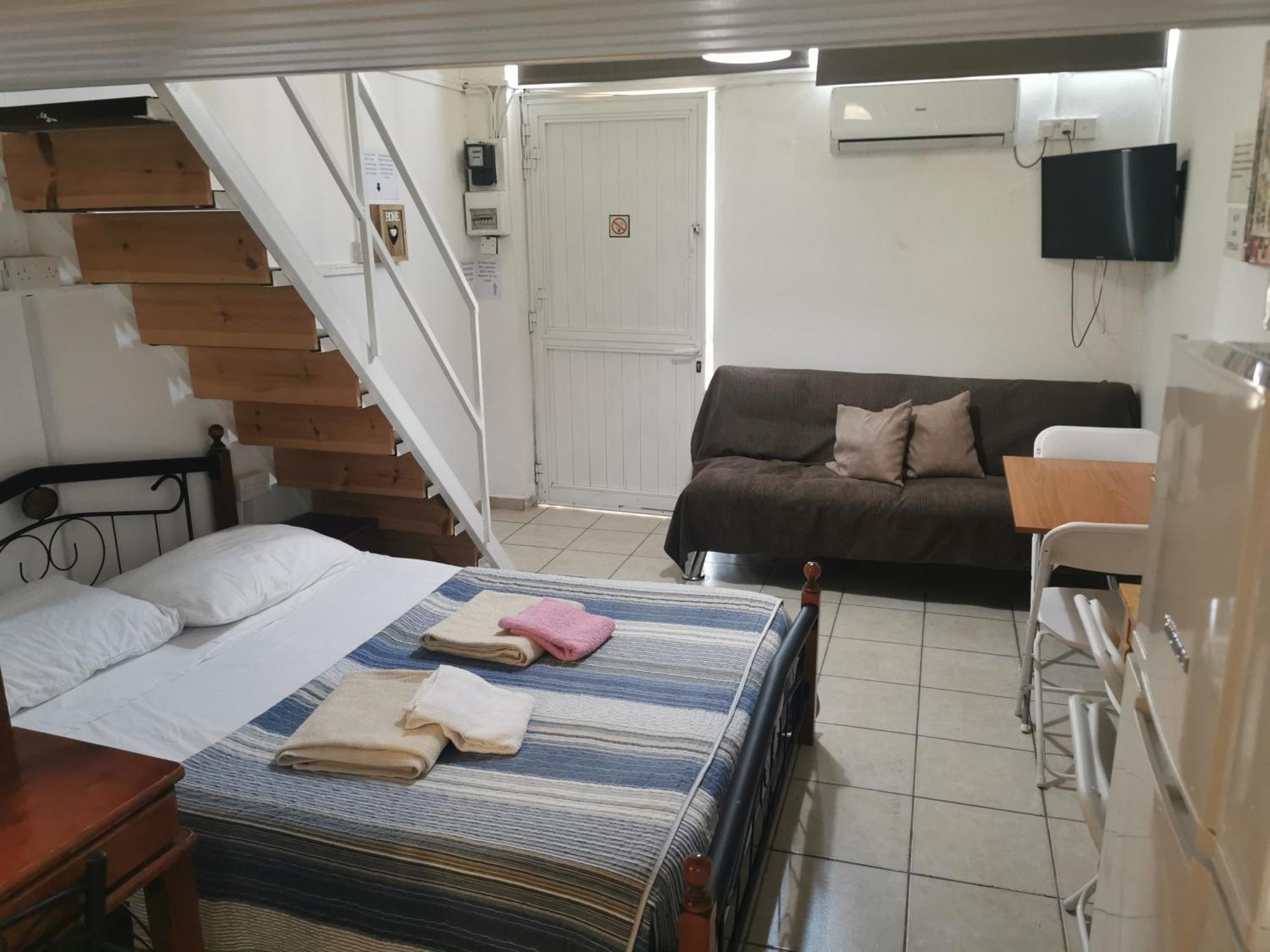 Strovolos Rooms Studios Nicosia Room photo